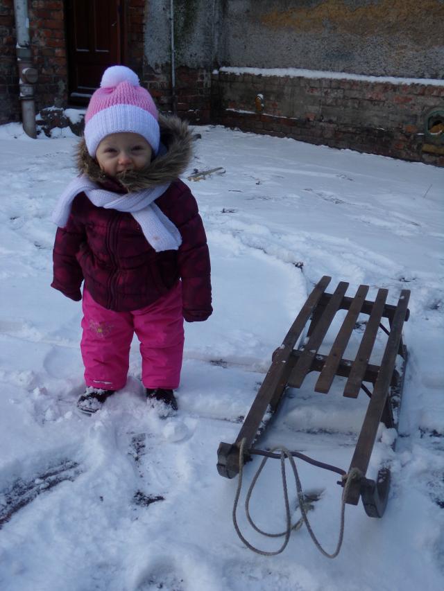 PIERWSZY  NIEG MIKI! :)
